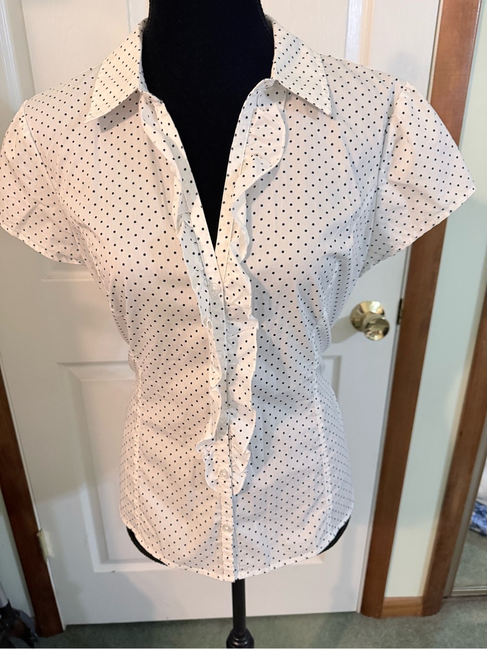 Hollister White Button-Down Ruffle Polka Dot Blouse